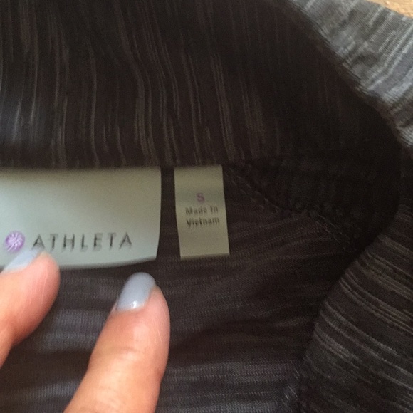 Athleta top. - Picture 2 of 3